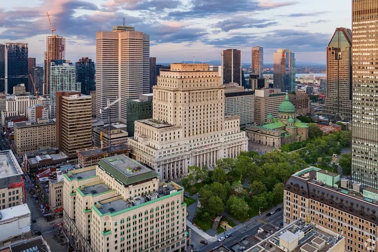 Downtown Montreal skyline featuring the Sun Life Building