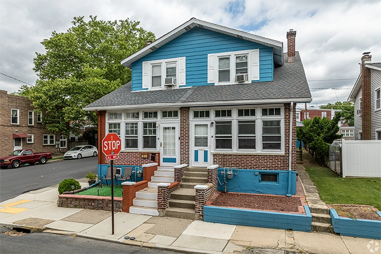 Duplex Investing Guide: Financing, Analysis, & Risk