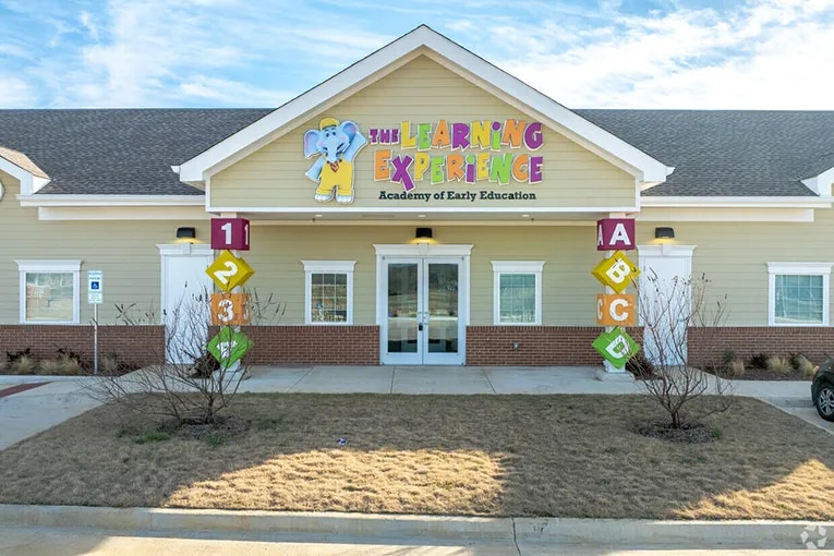 Exterior view of The Learning Experience at 120 Baize Blvd